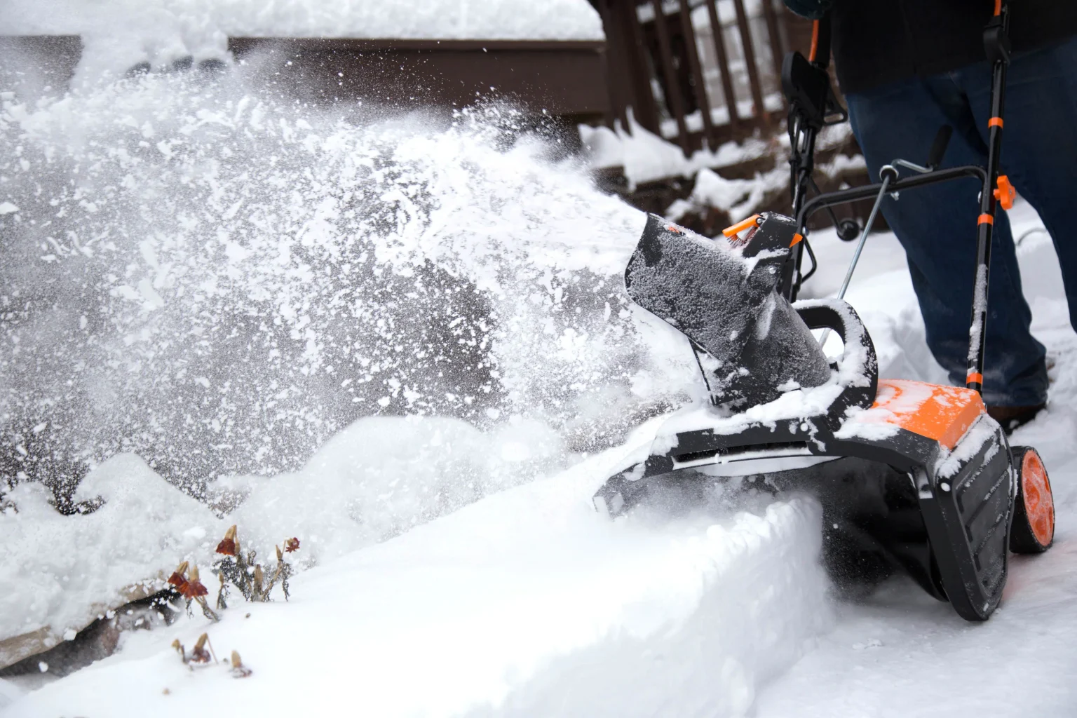 Snow Blower Buying Guide for First-Time Users